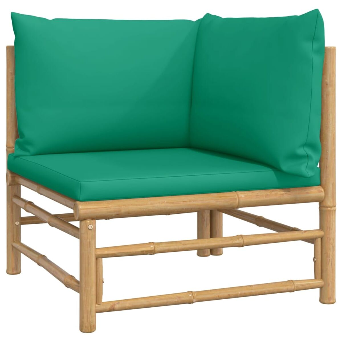 Ecksofa mit grünen Kissen auf Bambusrahmen. Weißer Hintergrund.