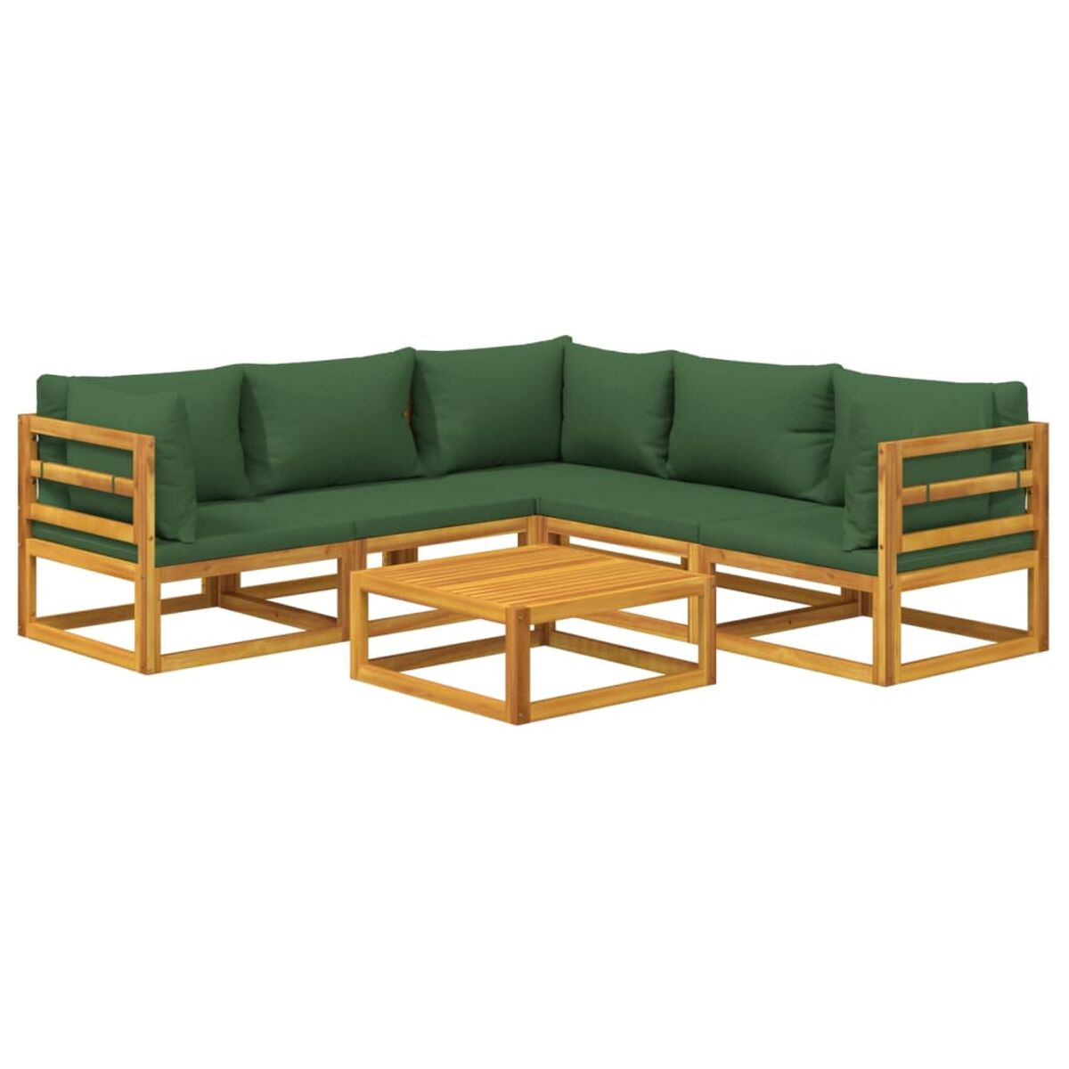 Ein Ecksofa aus Holz mit grünen Kissen und einem passenden quadratischen Couchtisch.