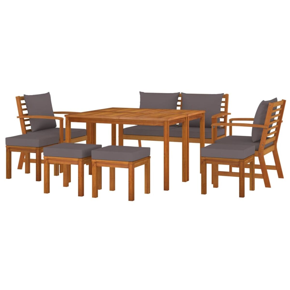 Essgarnitur für den Außenbereich aus Holz mit grauen Kissen, einschließlich Tisch, Stühlen und Hockern.