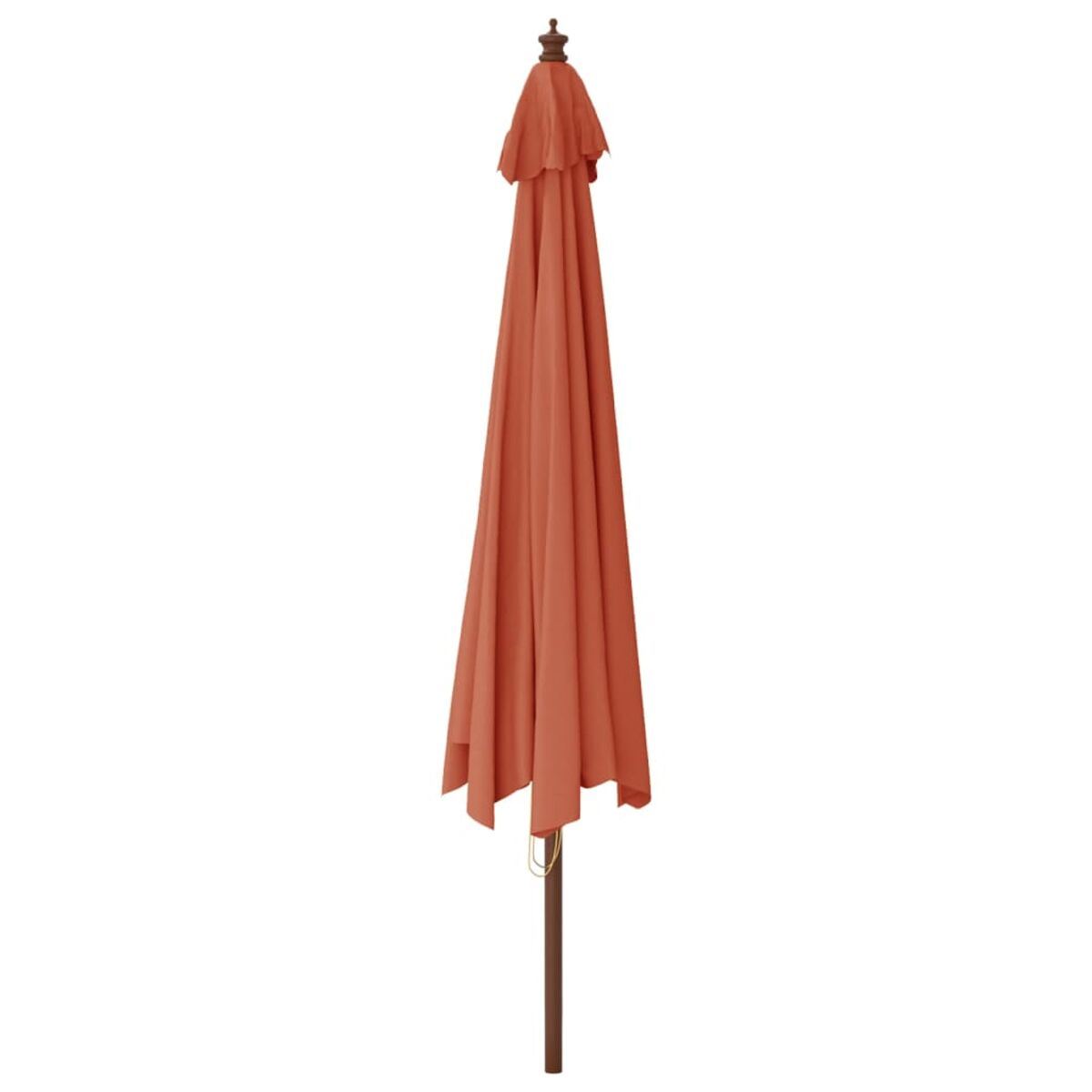 Geschlossener orangefarbener Schirm mit braunem Holzpfahl. Weißer Hintergrund. Oberteil dekorativ.