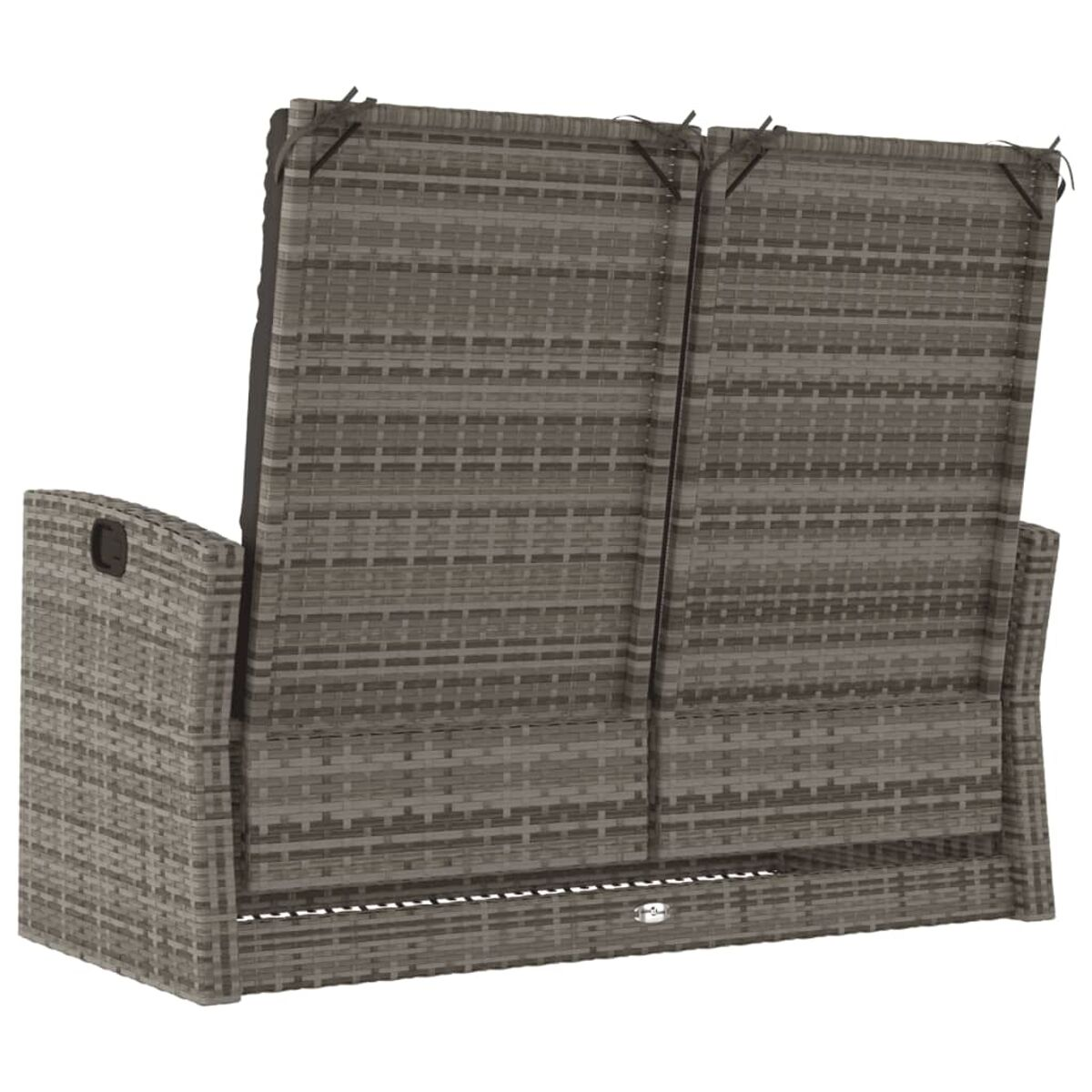 Graues gewebtes Outdoor-Sofa mit hohem Rücken. Weißer Hintergrund.