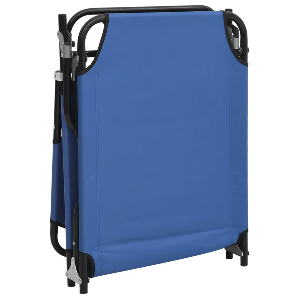 Zusammengeklapptes blaues Feldbett mit schwarzem Metallrahmen auf weißem Hintergrund.