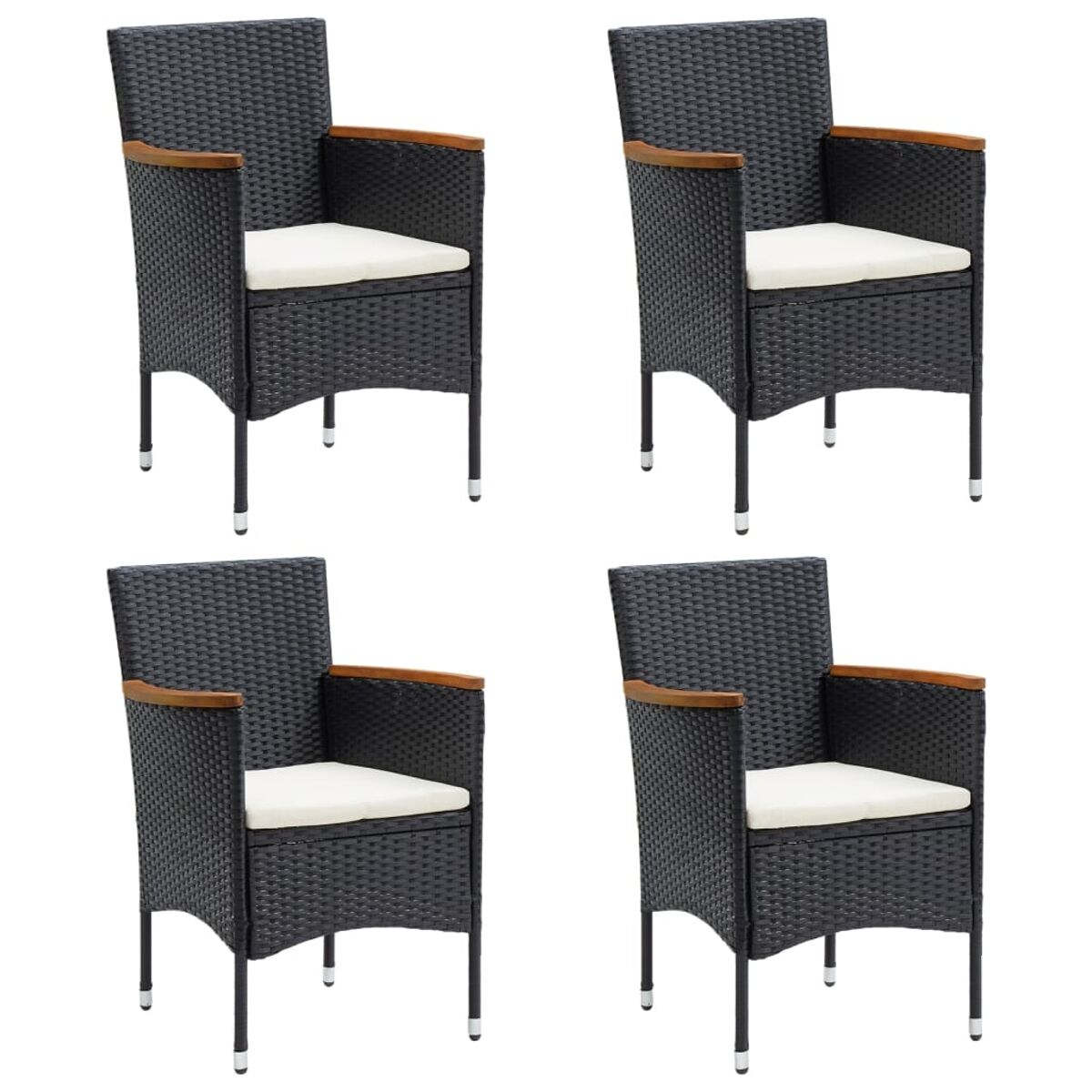 Vier schwarze Korbstühle mit cremefarbenen Kissen und Holzarmlehnen. Weißer Hintergrund.