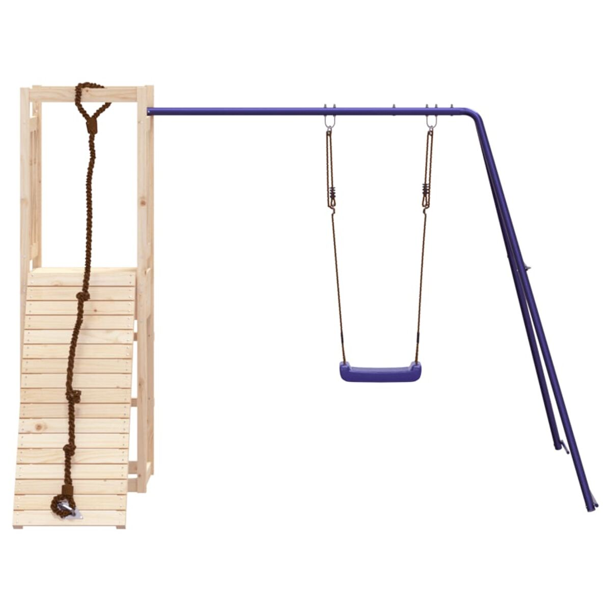 Spielplatz aus Holz mit Schaukel, Leiter und Kletterseil vor weißem Hintergrund.