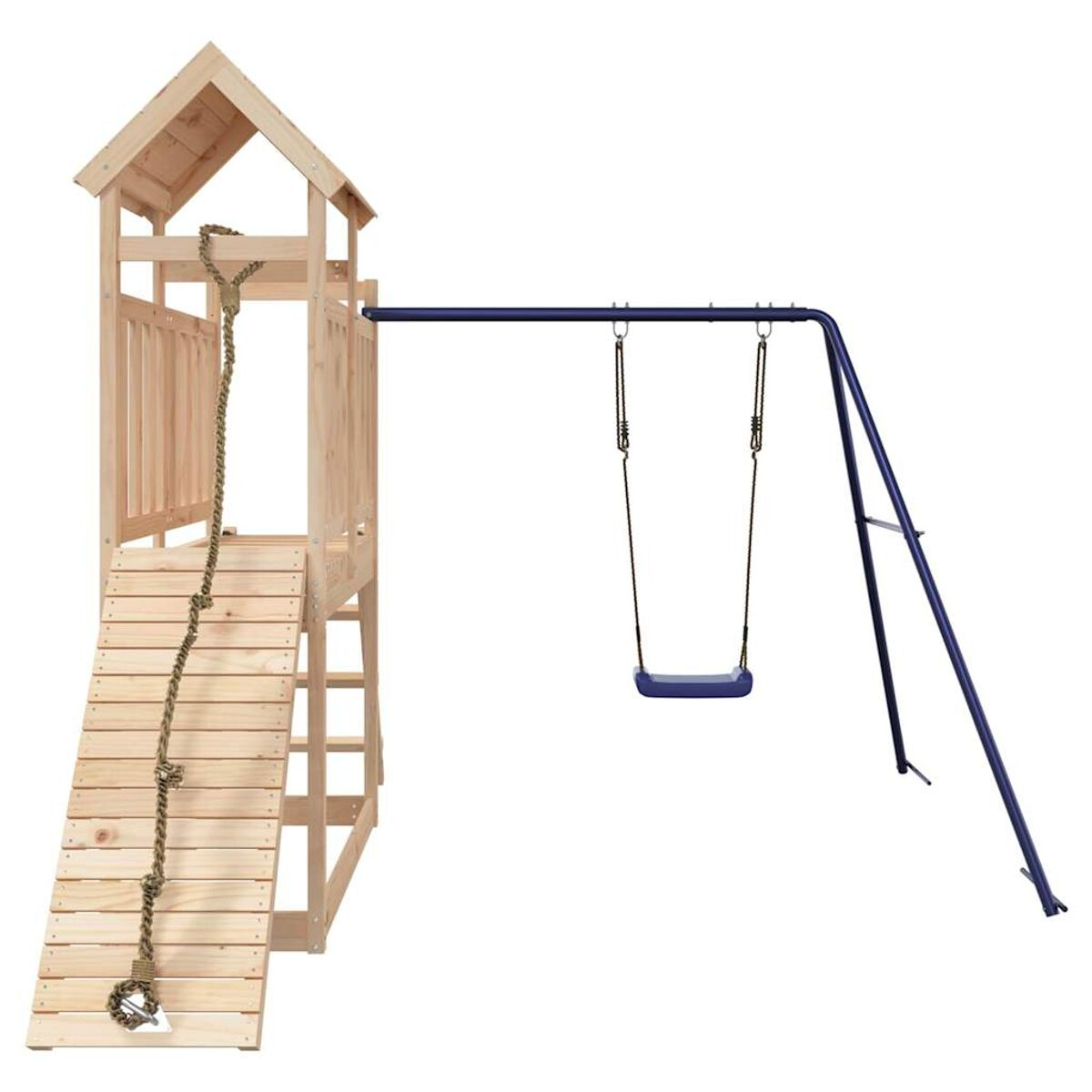 Spielplatz aus Holz mit Schaukel und Rutsche. Weißer Hintergrund.