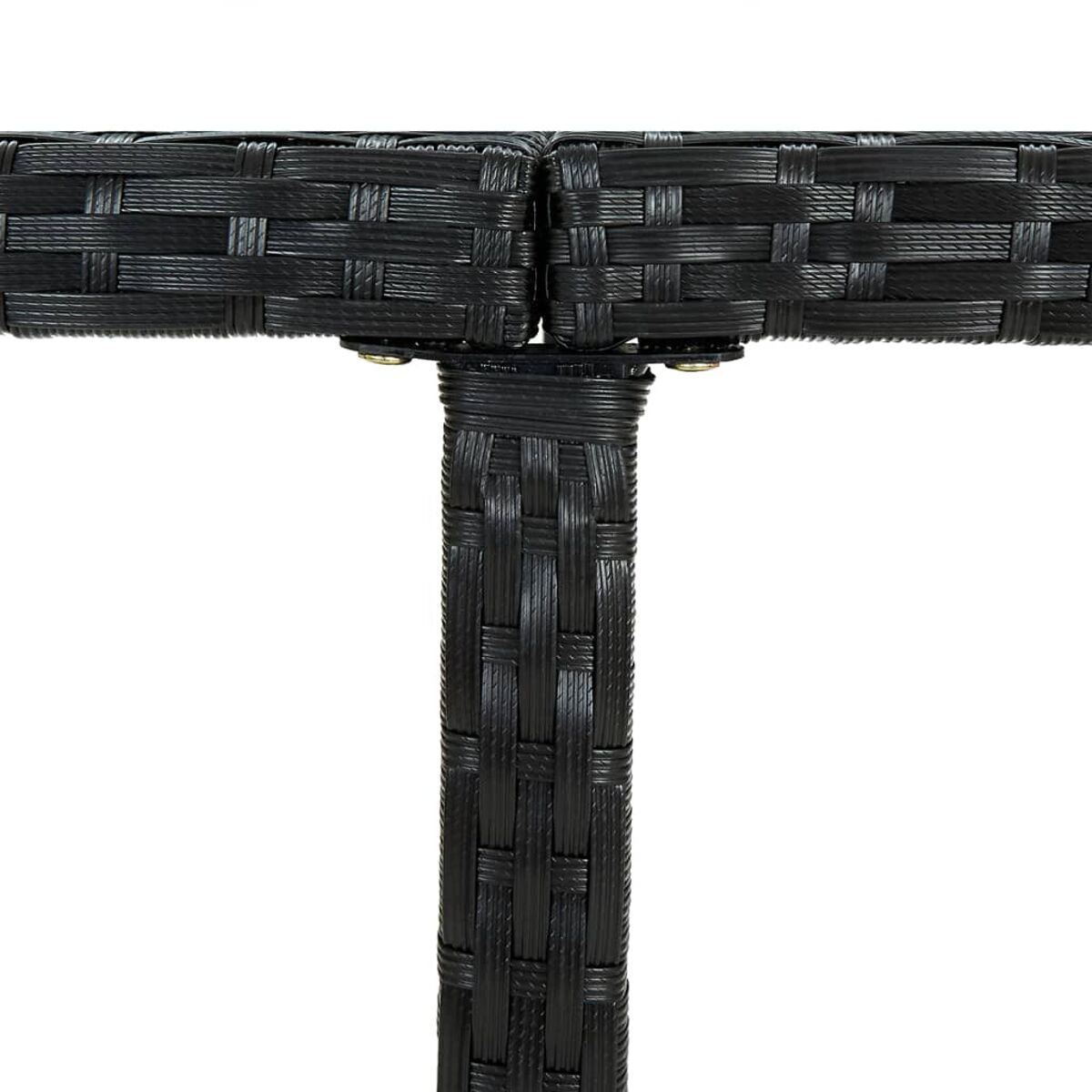 Detail des schwarzen Rattan-Tischbeins. Zeigt die gewebte Textur und den Verbindungspunkt mit einer Schraube.