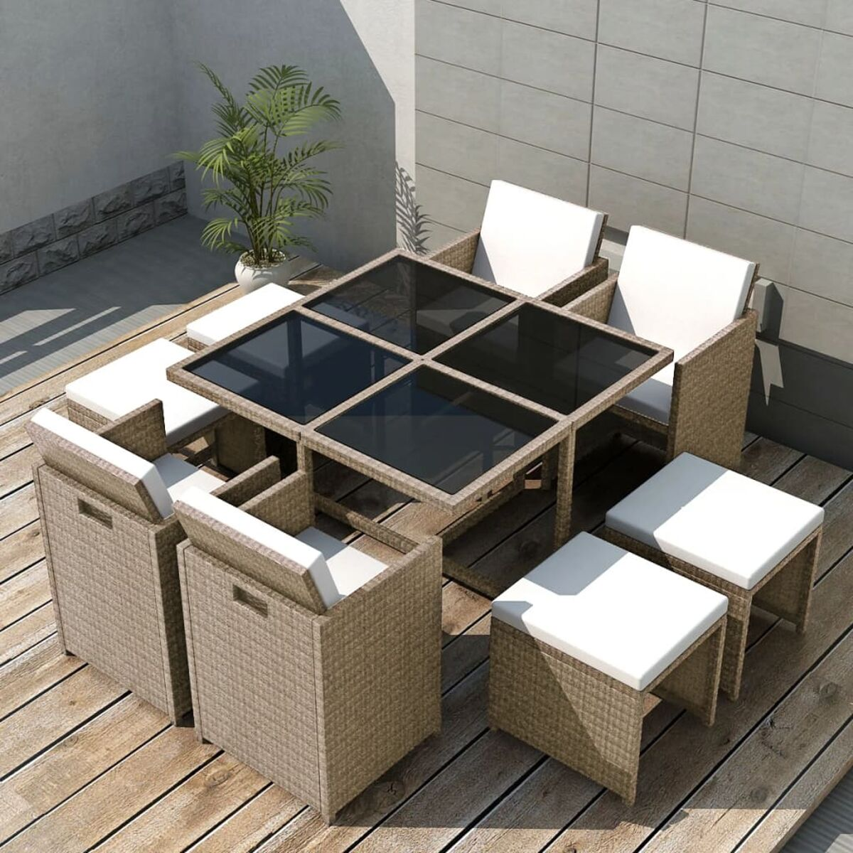 Gartenmöbel-Set mit quadratischem Tisch, Stühlen und Hockern auf Holzterrasse.
