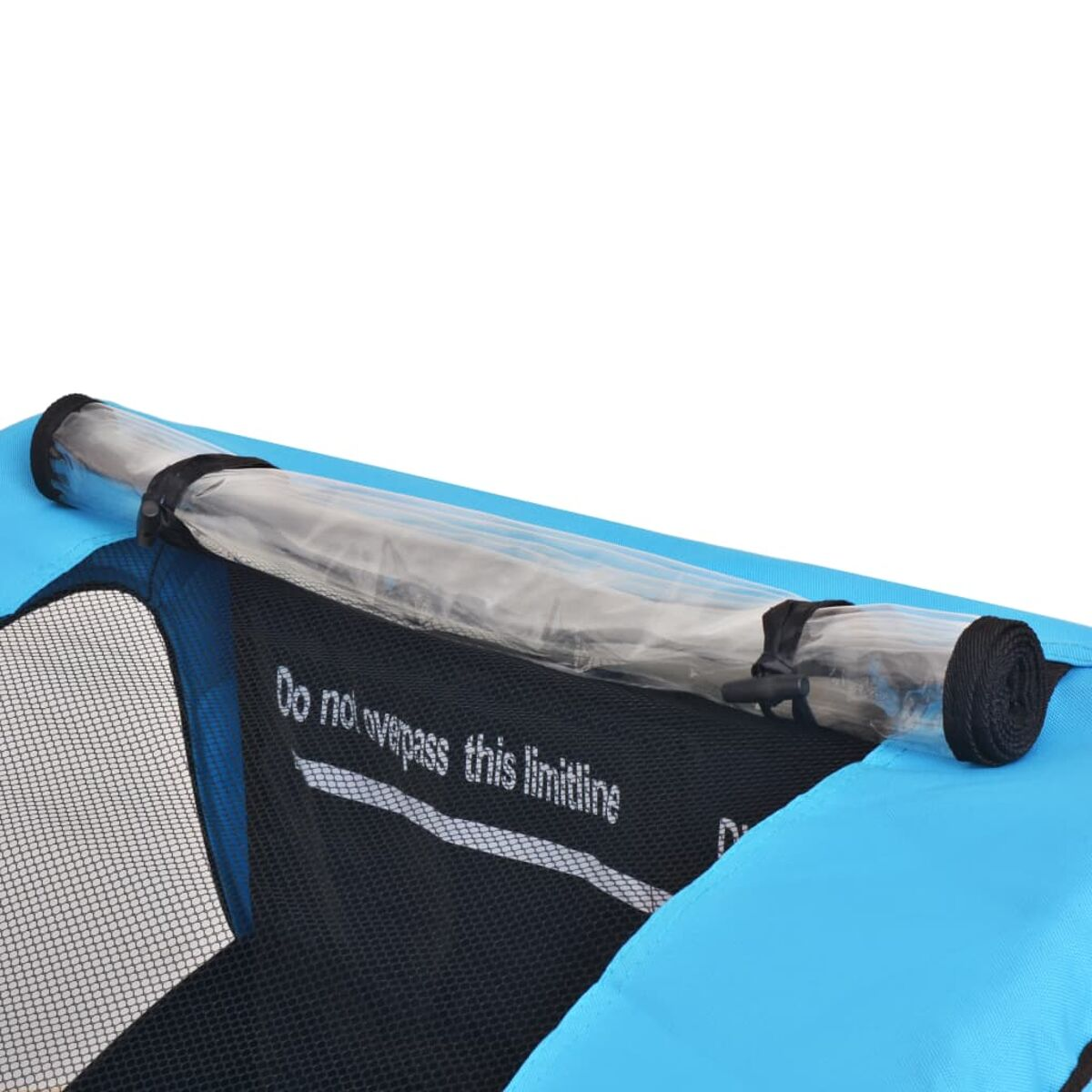 Nahaufnahme eines blauen Anhängers mit klarer Plastikabdeckung. Text: 'Do not overpass this limitline'.