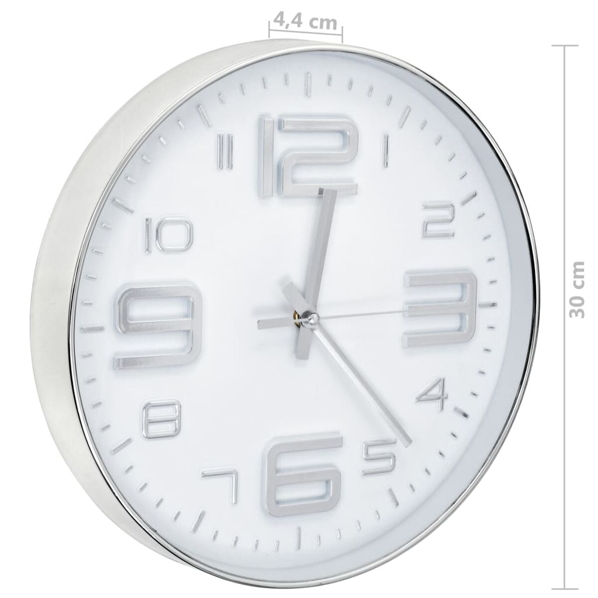 Orologio bianco con numeri e lancette argentate, bordo bianco.