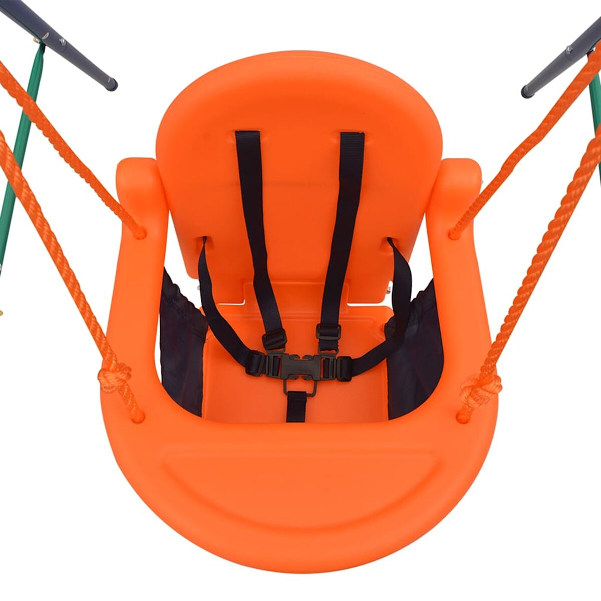 Ein orangefarbener Babyschaukel-Sitz mit schwarzen Gurten und Schnalle, auf weißem Hintergrund.