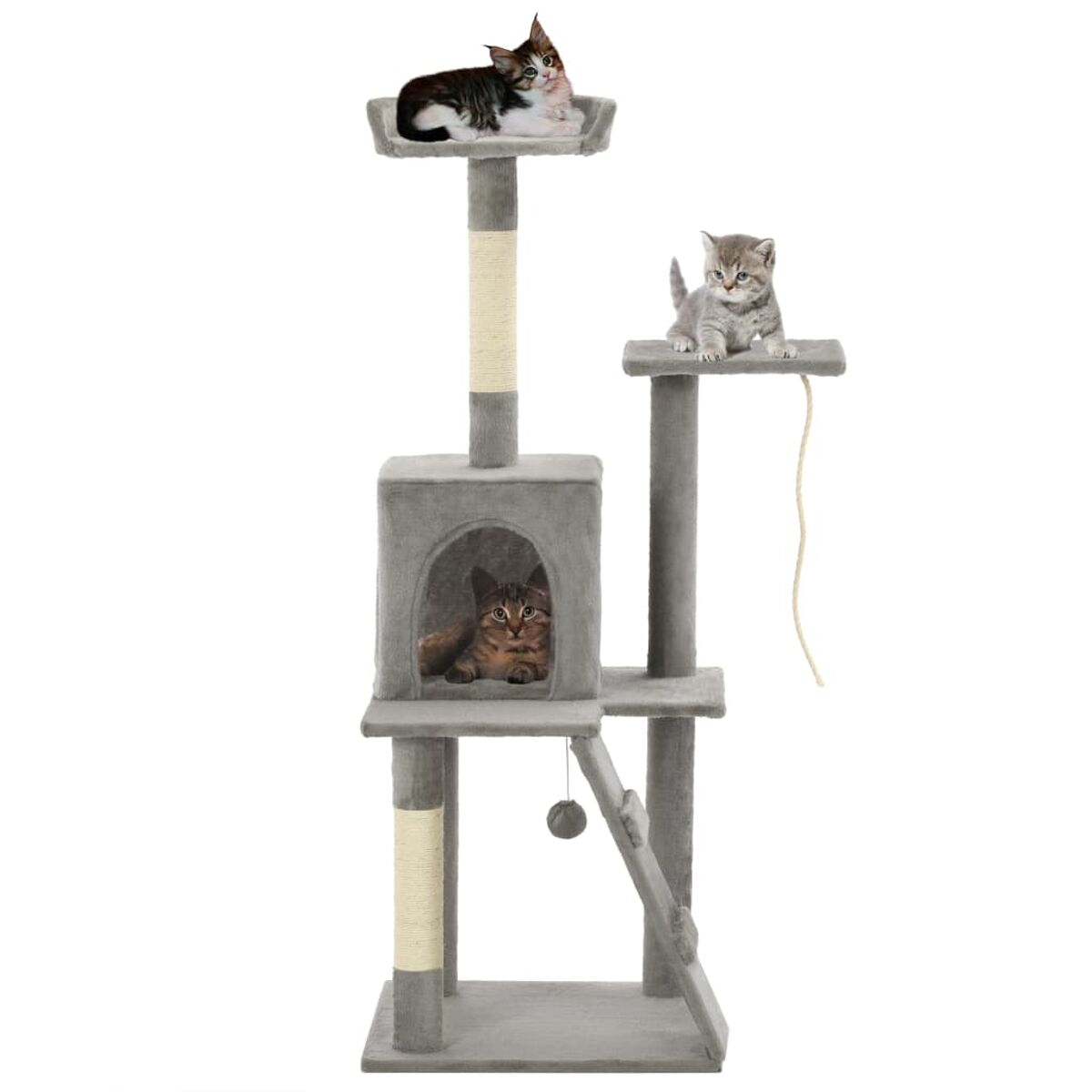 Ein grauer Katzenbaum mit drei Katzen. Eine im Haus, zwei auf oberen Ebenen. Mit Pfosten und Rampe.