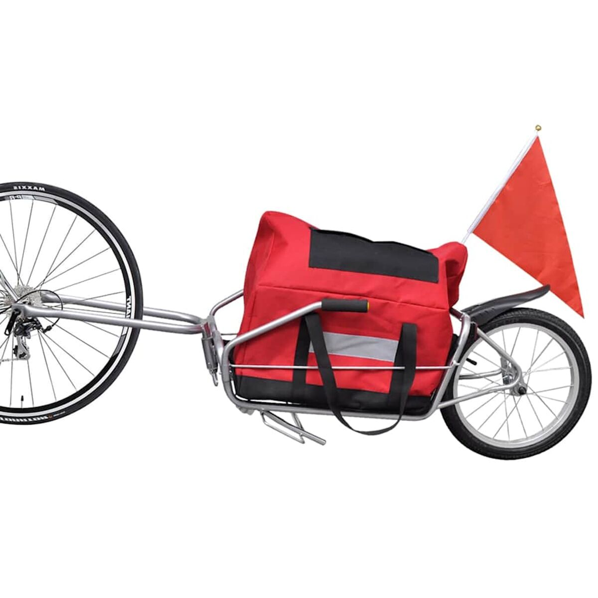 Fahrradanhänger mit roter Tasche und Fahne. Anhänger ist silber, hat zwei Räder. Isoliert auf Weiß.