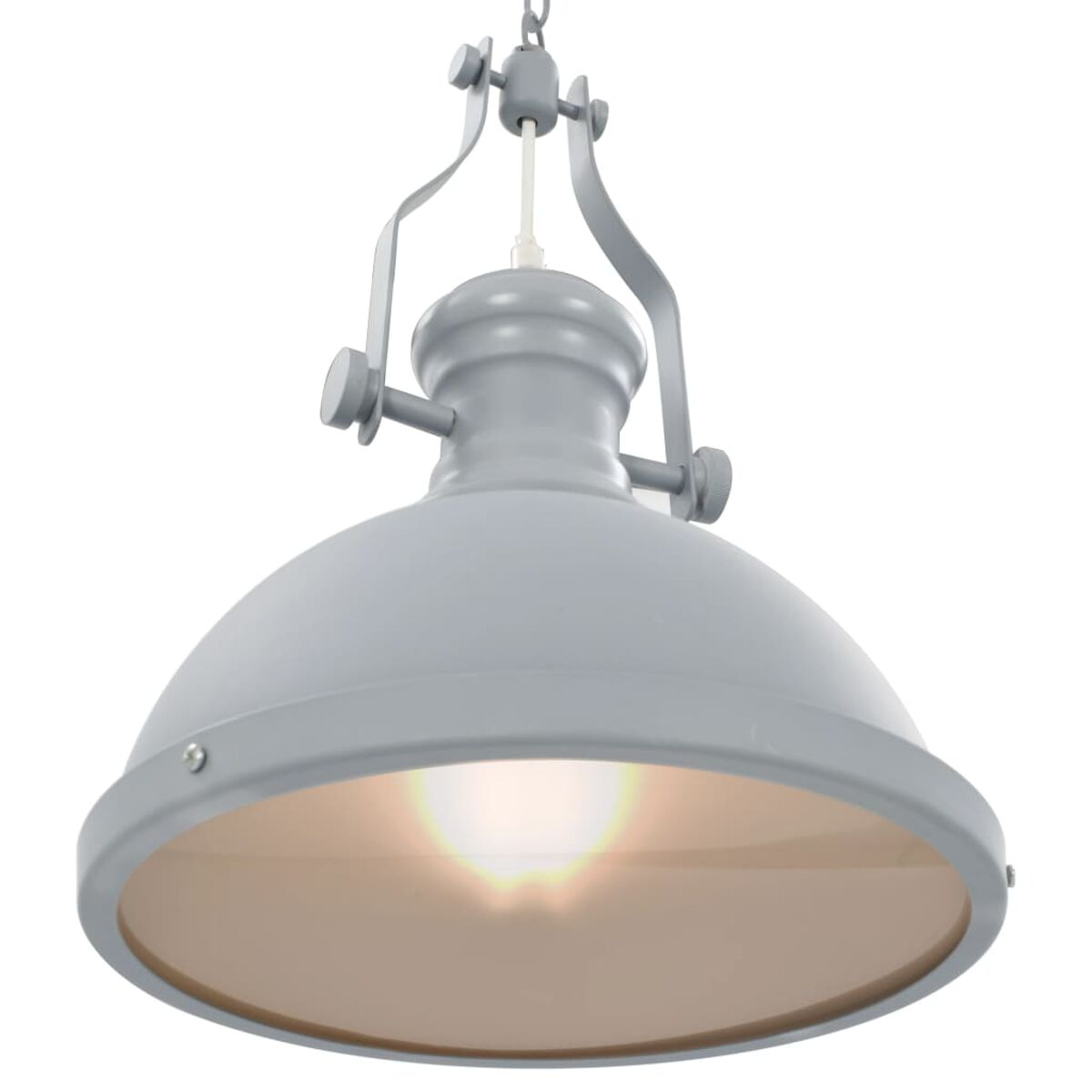 Graue Pendelleuchte mit sichtbarer Glühbirne. Die Lampe hängt von oben mit weißem Hintergrund.