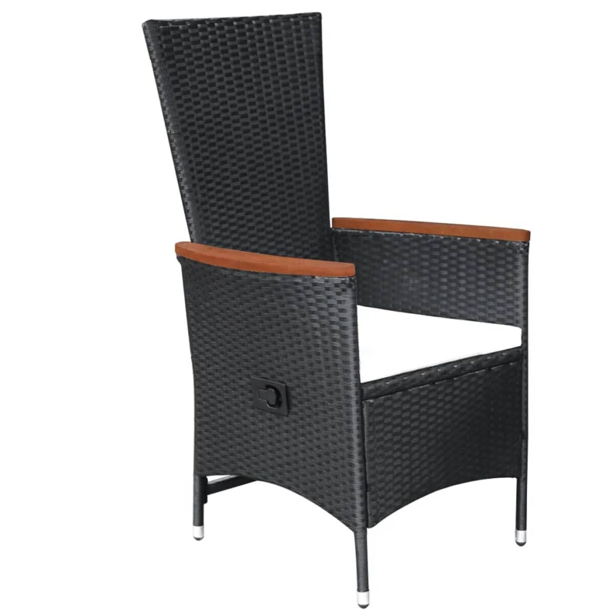 Schwarzer Korbstuhl mit Holzarmlehnen und weißem Sitzkissen. Metallbeine.