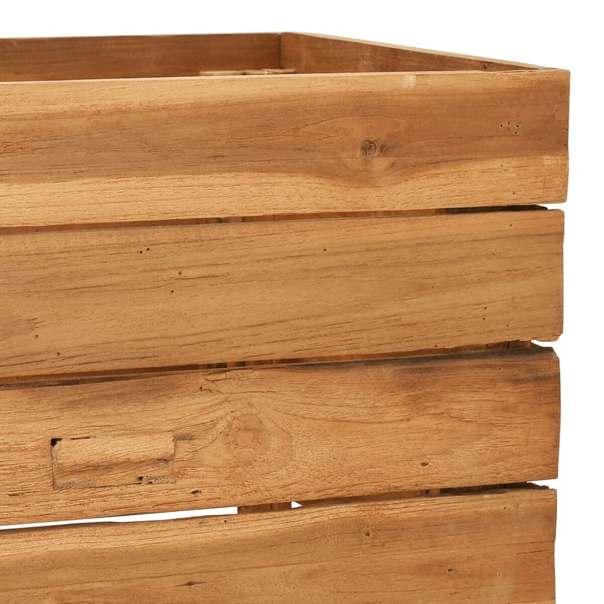 Holzkiste. Hellbraunes Holz mit horizontalen Lamellen. Nahaufnahme zeigt die Textur.