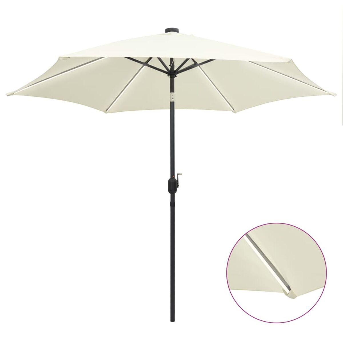 Beige Sonnenschirm mit schwarzem Mast und Nahaufnahme des Randes.