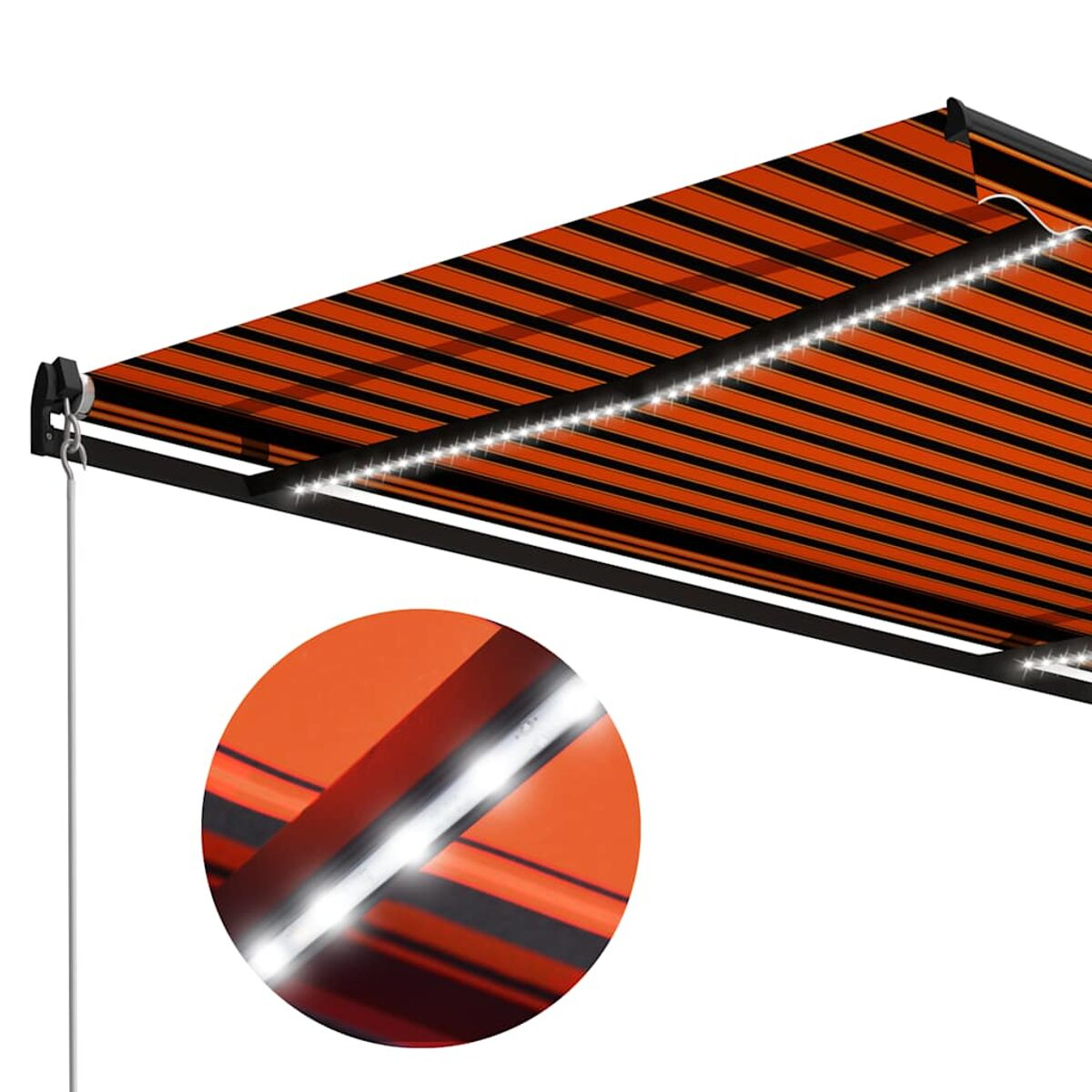 Orange und schwarz gestreifte Markise mit LED-Leuchten am Rand.