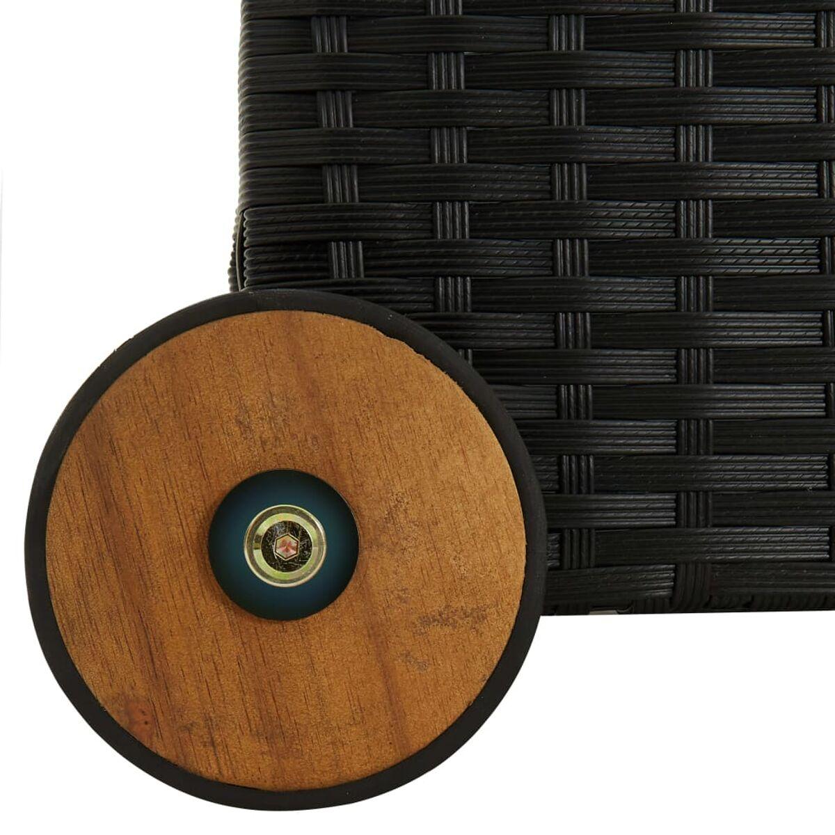 Holzrad mit schwarzem Rand und Metallmitte. Es hat ein dekoratives Detail.