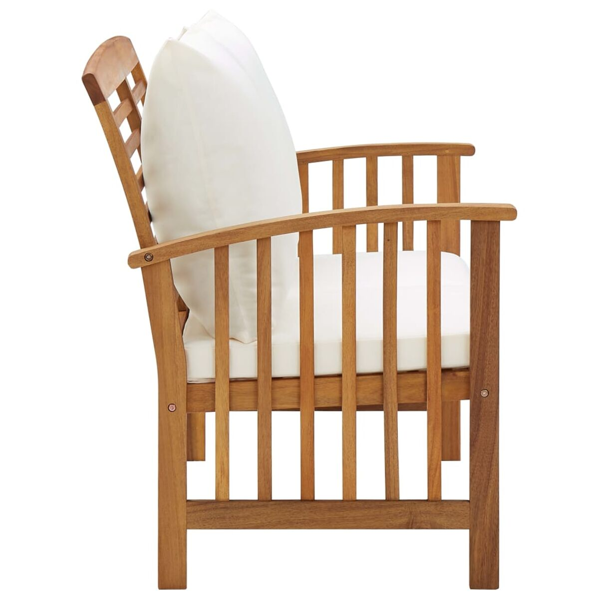 Ein Holz-Sessel mit einem weißen Kissen, von der Seite betrachtet.