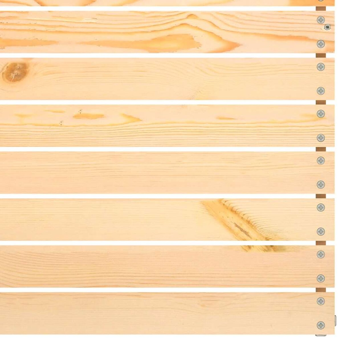 Nahaufnahme von Holzlatten, die mit Schrauben befestigt sind. Das Holz ist hell.