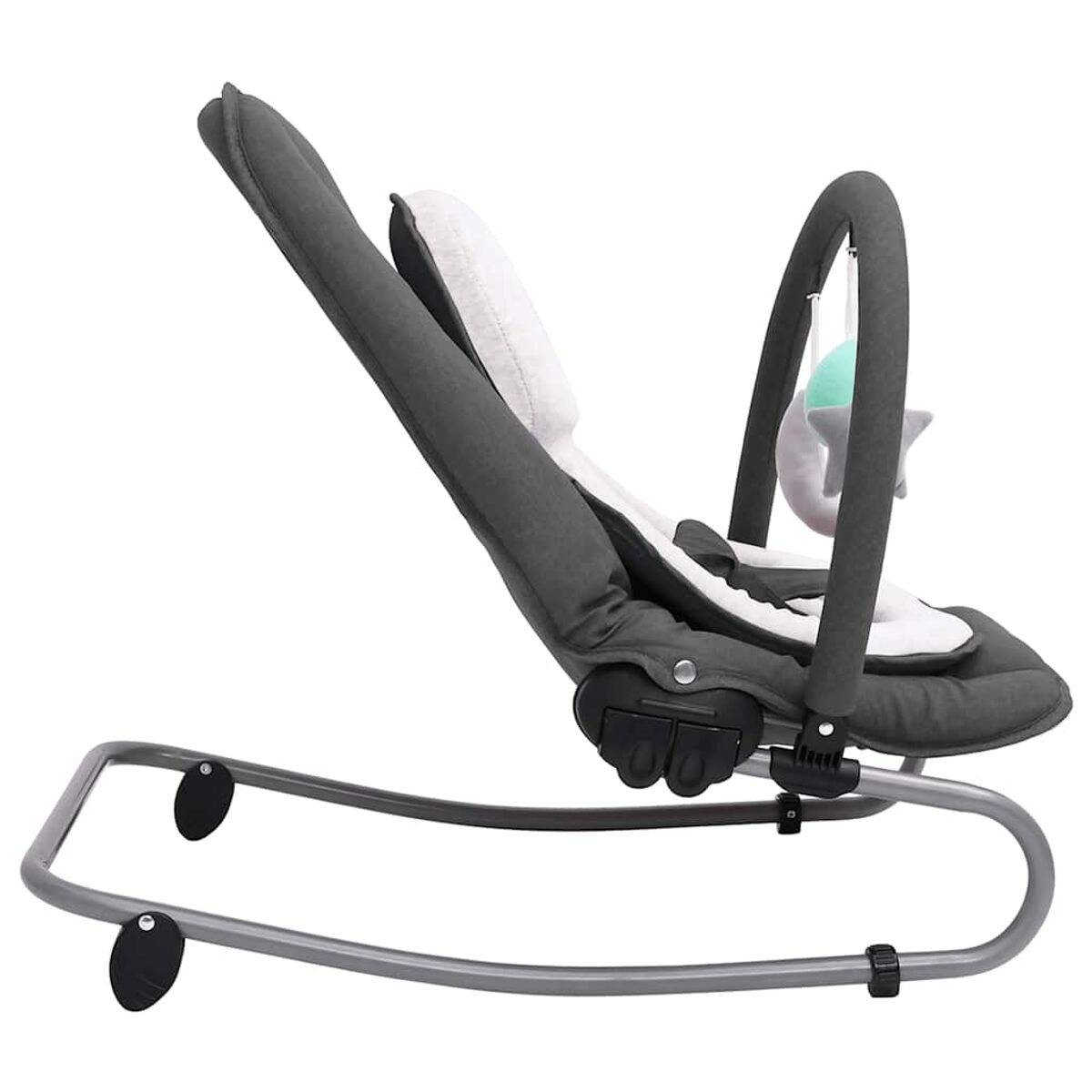 Graue Babywippe mit einem weiß-grauen Sitz, mit Spielzeug, das an einer grauen Stange hängt.