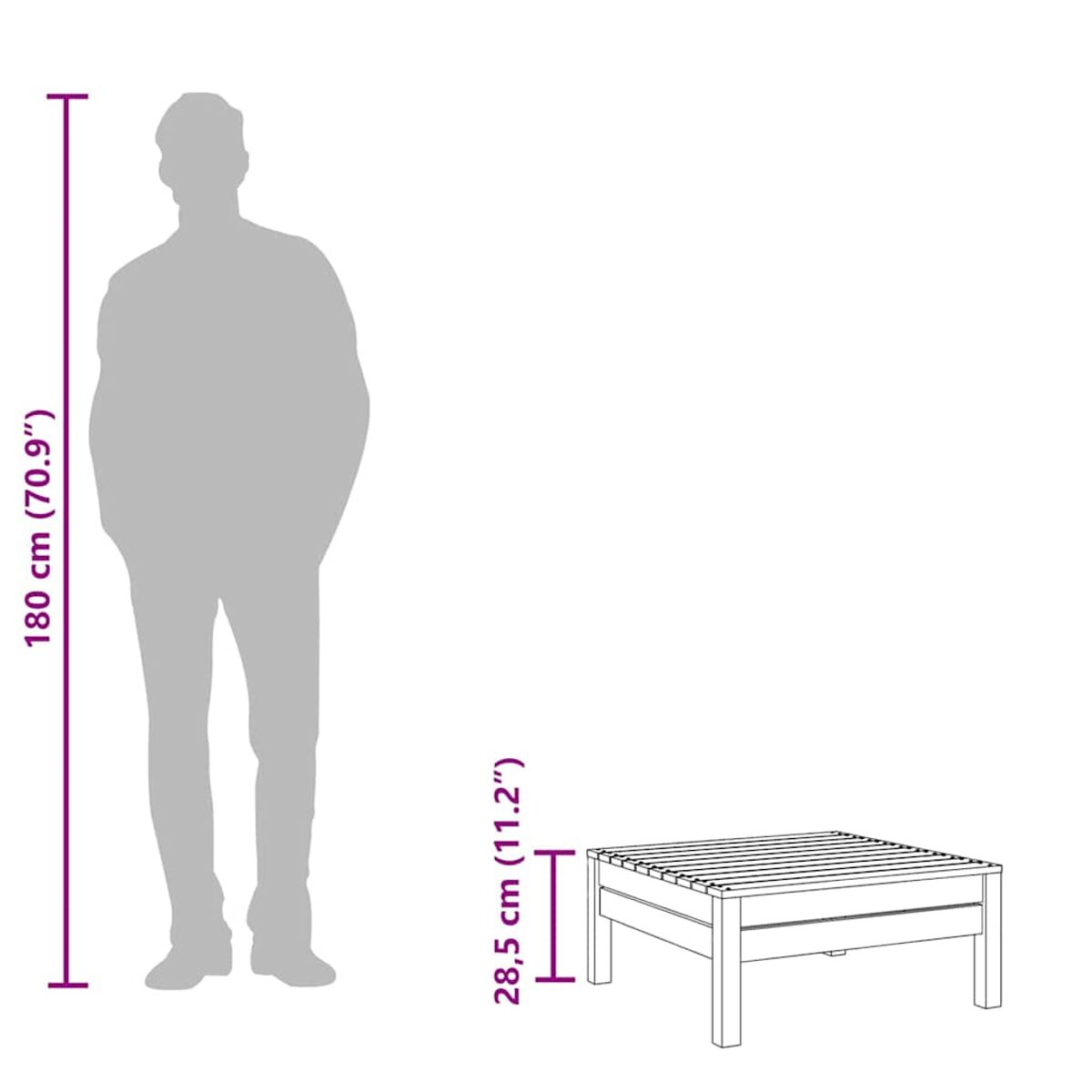 Eine Person steht neben einem kleinen Holztisch. Die Person ist 180 cm groß, der Tisch 28,5 cm.