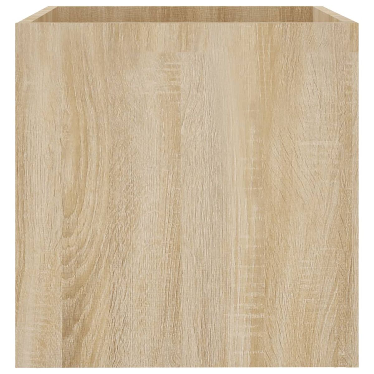 Holzschrank mit hellbrauner Farbe. Weißer Hintergrund.