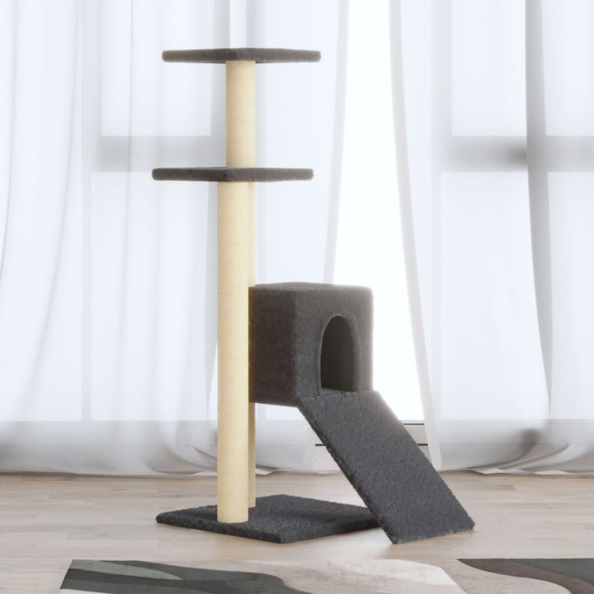 Katzenbaum mit mehreren Ebenen. Graue Teppichoberflächen, beiger Pfosten, weißer Hintergrund.
