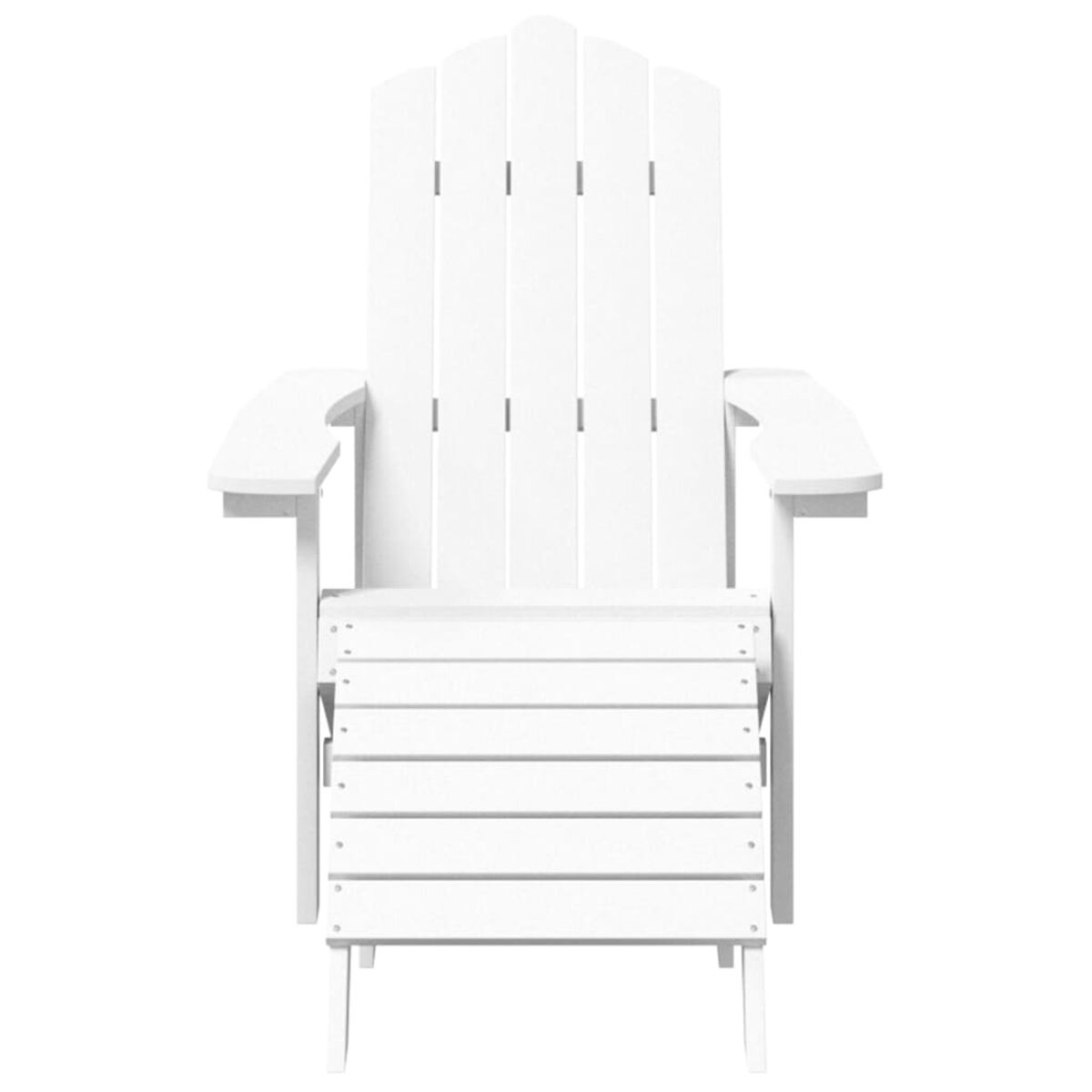 Weißer Adirondack-Stuhl aus Holz, Vorderansicht, isoliert auf weißem Hintergrund. Inklusive Armlehnen und Fußstütze.