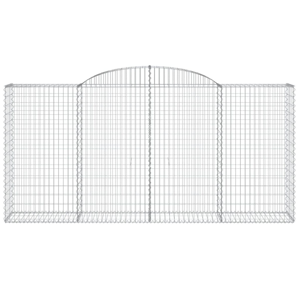 Eine Drahtgitter-Gabionenwand. Die Oberseite hat eine abgerundete Form. Die Wand besteht aus Metall.