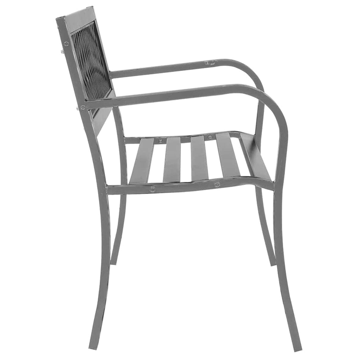 Seitenansicht eines grauen Metallstuhls mit gemustertem Rücken. Der Stuhl hat gebogene Arme.