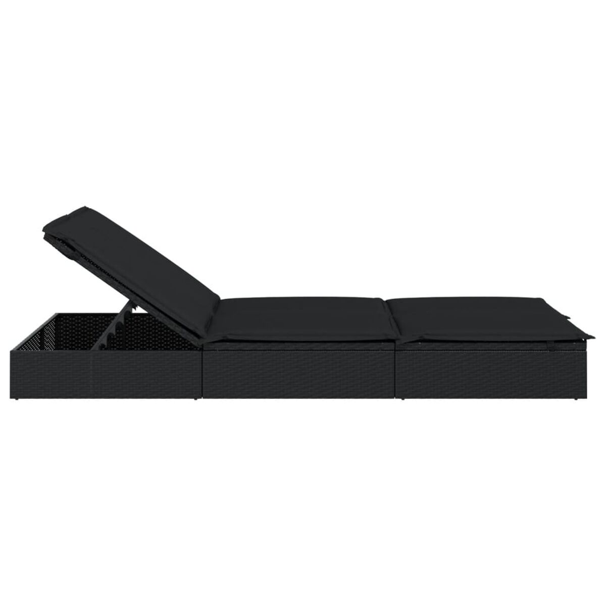 Schwarze, gewebte Chaiselongue mit Kissen, teilweise geöffnet, um Stauraum freizugeben.