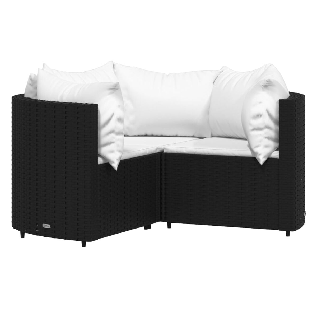 Schwarzes Ecksofa aus Korbgeflecht mit weißen Kissen. Es hat eine Eckform.