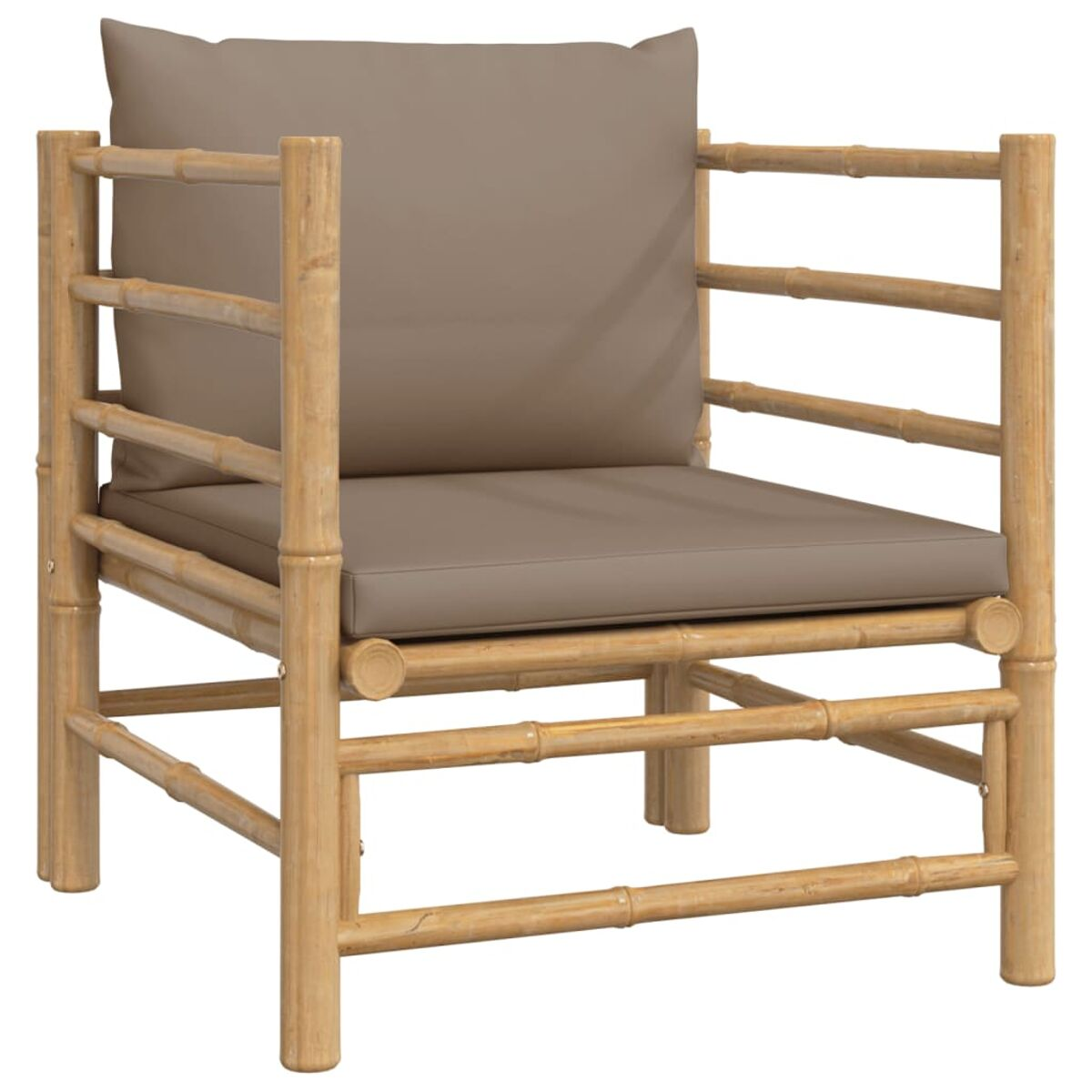 Holzstuhl mit Bambusrahmen und hellbraunem Kissen. Minimalistisches Design.