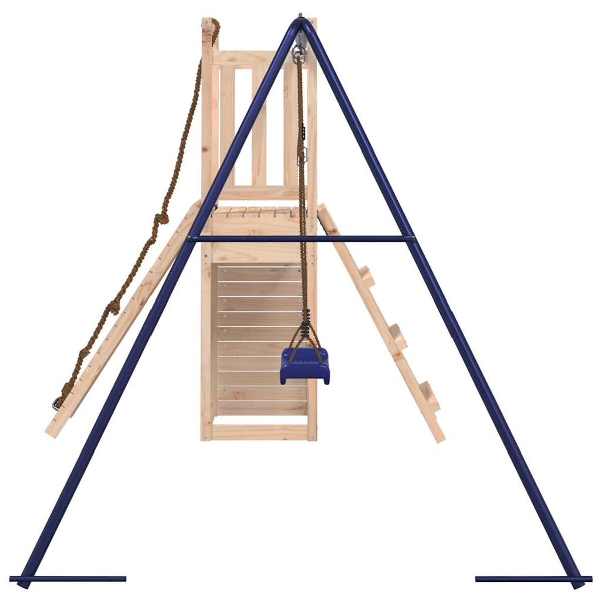 Holzspielplatz mit Schaukel, Leiter und Seil. Blaue Metallstützen. Isoliert auf weißem Hintergrund.