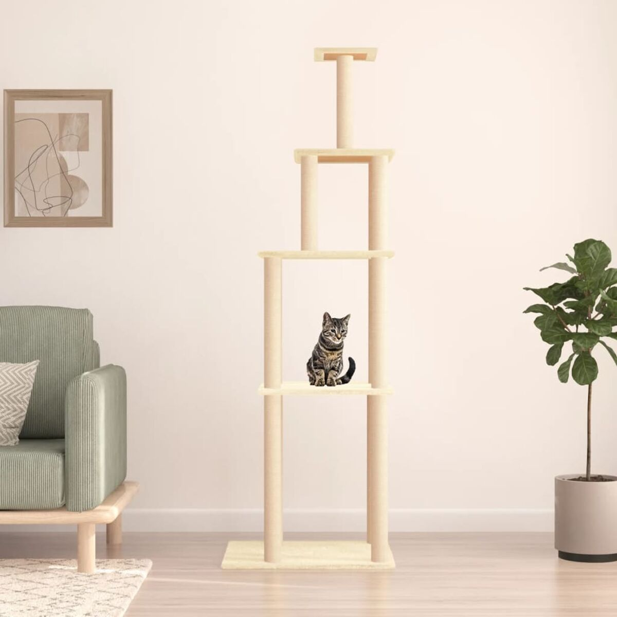 Eine Katze sitzt auf einem mehrstöckigen Katzenbaum. Der Baum ist beige und hat eine Katze.