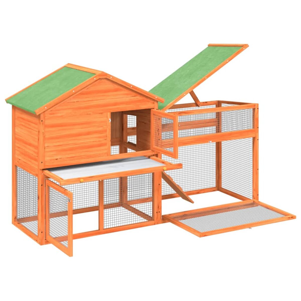 Hühnerstall aus Holz mit grünem Dach, offenen Türen und Drahtgeflecht. Hintergrund ist weiß.