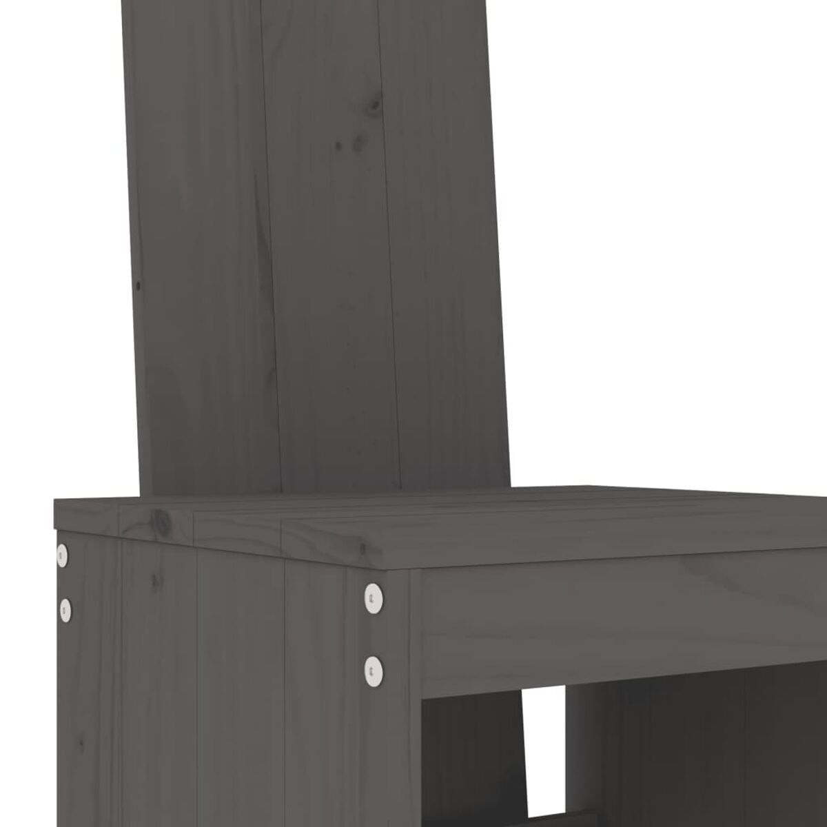 Nahaufnahme eines grauen Holzstuhls, der Rückenlehne und Sitzfläche zeigt.