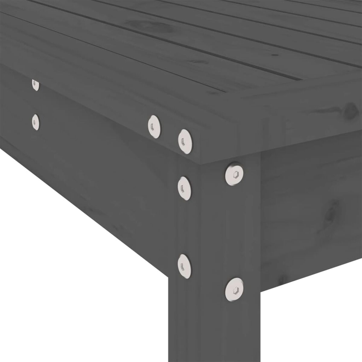 Nahaufnahme einer dunkelgrauen Holzkonstruktion. Silberschrauben sind an der Ecke sichtbar.