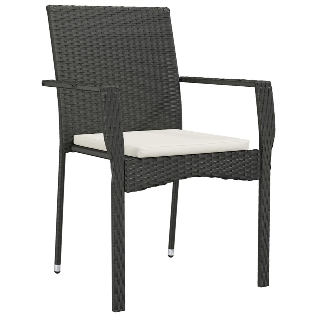 Ein schwarzer Rattan-Stuhl mit weißem Kissen. Der Hintergrund ist weiß.