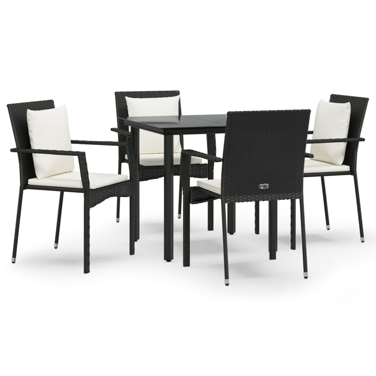 Schwarzer Korbtisch und Stühle mit weißen Kissen auf weißem Hintergrund.
