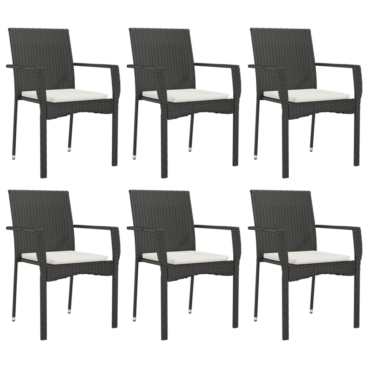 Set aus sechs dunkelgrauen Rattanstühlen mit weißen Kissen. Armlehnen und gerade Beine. Weißer Hintergrund.