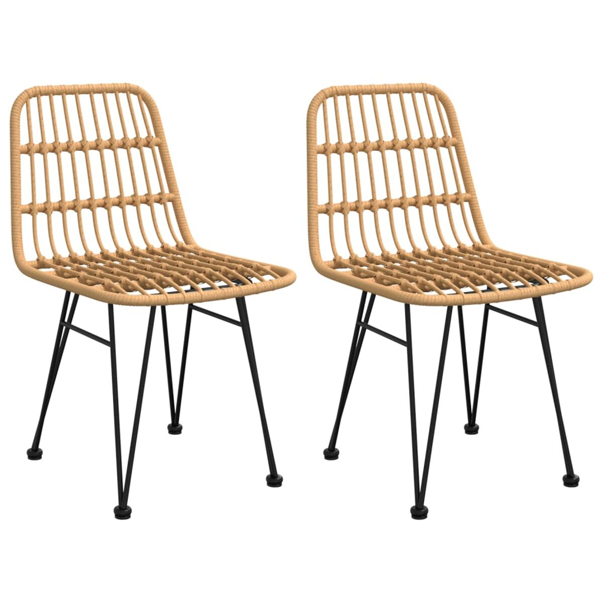 Zwei beige gewebte Stühle mit schwarzen Metallbeinen, schlichtes Design, auf weißem Hintergrund.