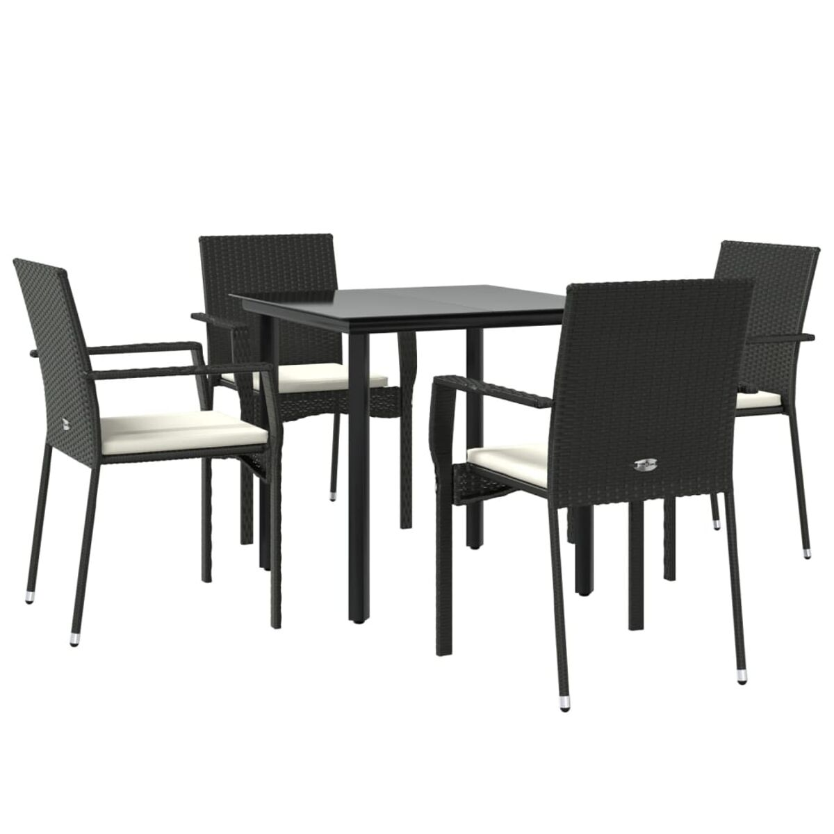 Outdoor-Essgruppe: Tisch und Stühle. Weiße Kissen und schwarze Rahmen. Weißer Hintergrund.