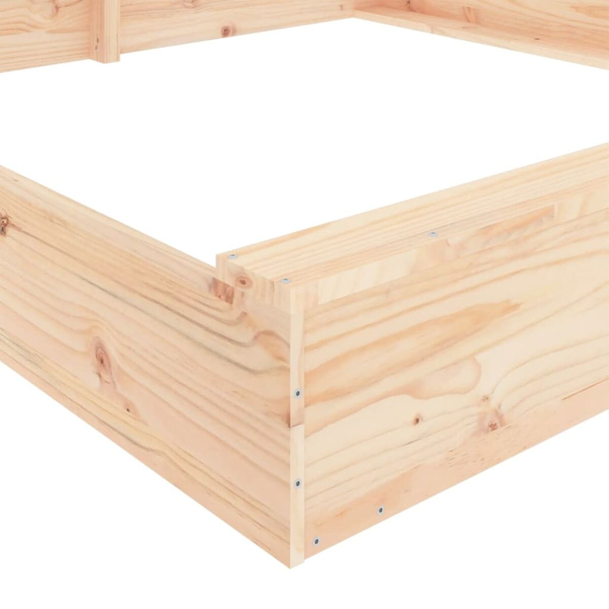 Primo piano di un angolo di un telaio in legno. Il legno ha venature visibili.