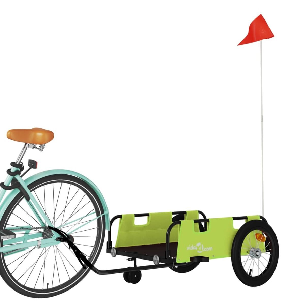 Ein grüner Fahrradanhänger mit roter Fahne. Ein hellblaues Fahrrad ist befestigt.