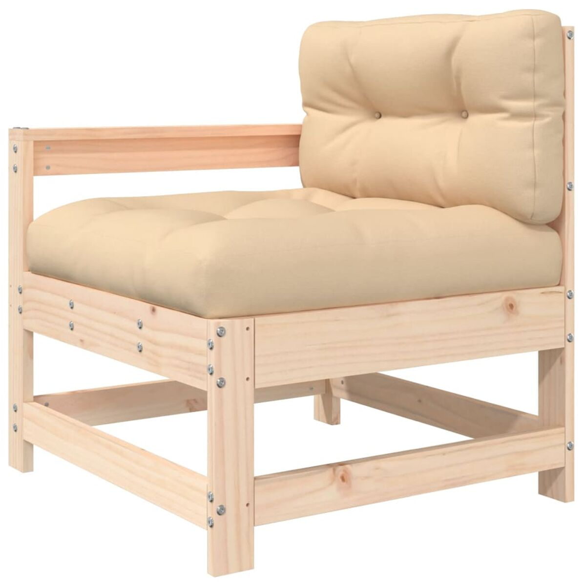 Holzsessel mit beigem Kissen und Armlehne. Hellfarbiger Rahmen.