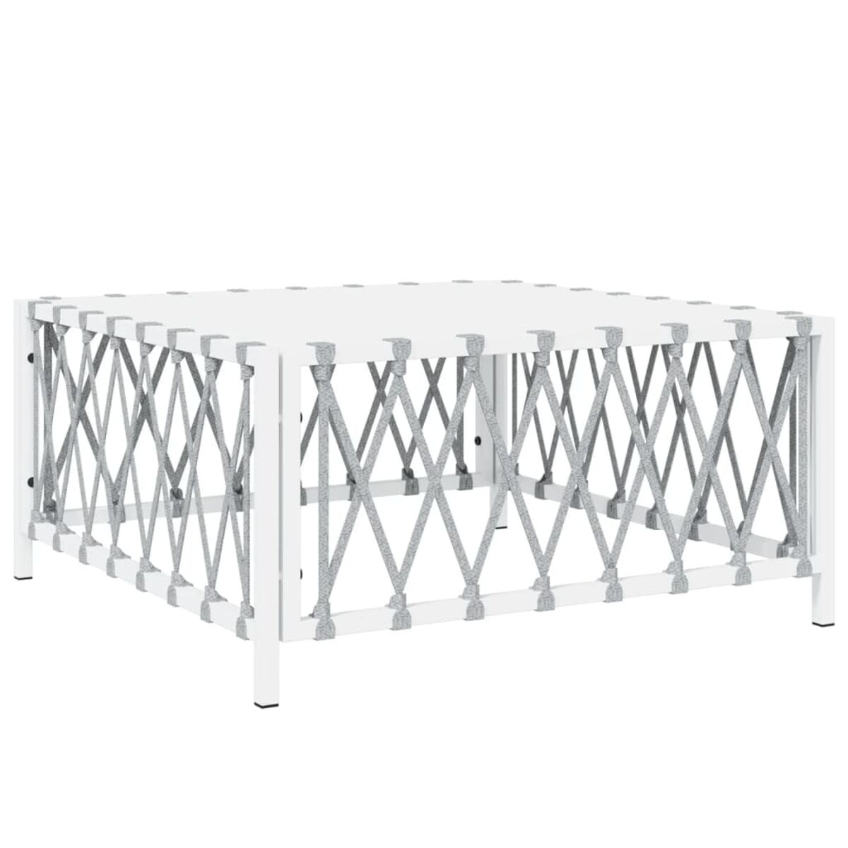 Weißer quadratischer Couchtisch mit geflochtenen Seitreifen auf weißem Hintergrund.