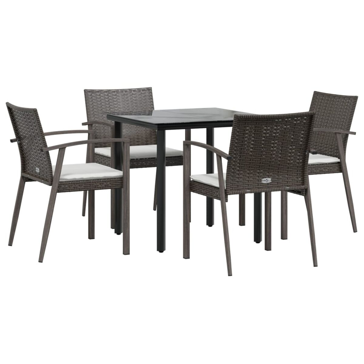 Ein Terrassenset: 4 Stühle und ein Tisch, alle in Weboptik mit weißen Kissen.