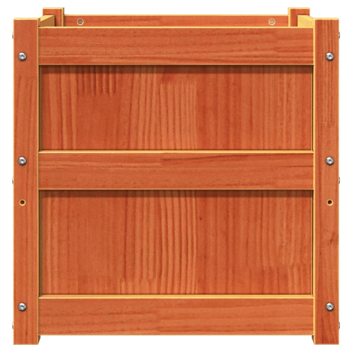Eine Holzkiste mit horizontalen Brettern und vertikalen Eckpfosten. Das Holz hat einen rötlichen Farbton.